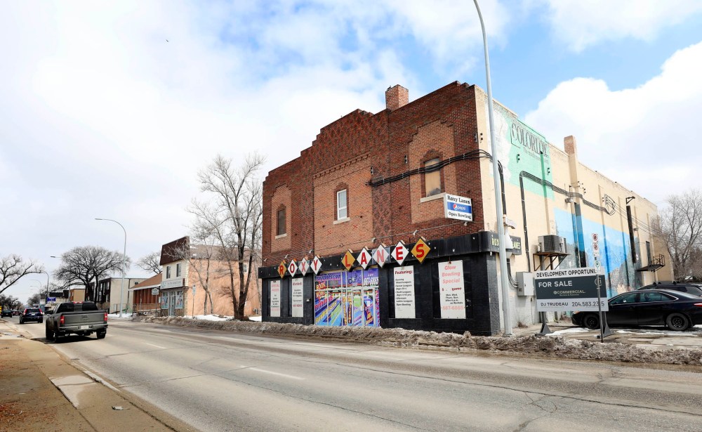 RUTH BONNEVILLE / FREE PRESS FILES
The MMF purchased Roxy Lanes roughly two years ago and are looking to convert it to an affordable 55-plus Métis seniors’ facility.
