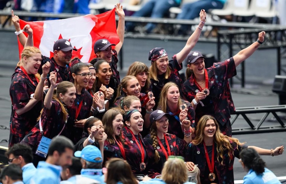 The Canadian Paralympic Team Flag Bearers at the Closing Ceremony of the 2024 Paralympic Games in Paris, France on September 8, 2024. // L'équipe paralympique canadienne lors de la cérémonie de clôture des Jeux paralympiques de 2024 à Paris, en France, le 8 septembre 2024. THE CANADIAN PARALYMPIC COMMITTEE/HO, CANADIAN PARALYMPIC COMMITTEE, Angela Burger