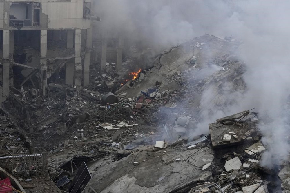The House of Commons will hold an emergency debate this evening on the crisis in Lebanon, after Israel's ground incursion and fears of a full-scale invasion. Smoke rises from the site of an Israeli airstrike in Beirut's southern suburb in Lebanon, Tuesday, Oct. 1, 2024. THE CANADIAN PRESS/AP/Hassan Ammar
