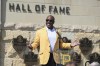 FILE - Former Pittsburgh Pirates outfielder Barry Bonds acknowledges the crowd during a ceremony for players that are part of the team's 2024 Hall of Fame class before a baseball game against the Cincinnati Reds in Pittsburgh, Saturday, Aug. 24, 2024. (AP Photo/Barry Reeger, File)
