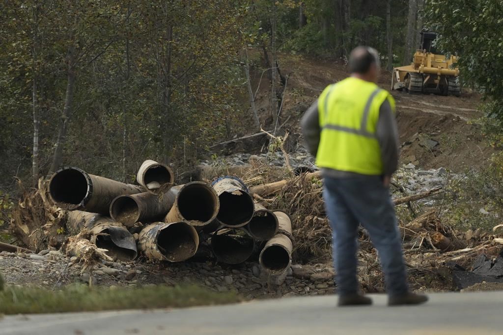 A week after Helene hit, thousands still without water struggle to find ...