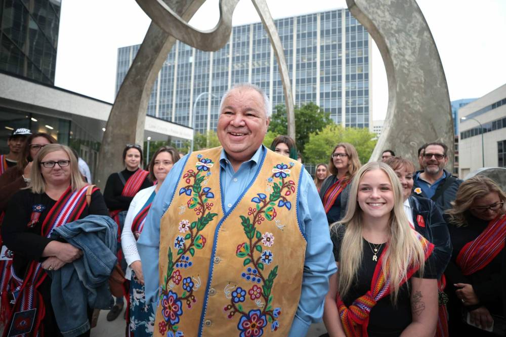 Ruth Bonneville / Free Press
The Manitoba Metis Federation (MMF) hold pre-court ceremony and prayers in advance of the anticipated approval of the settlement for the Red River Metis Child and Family Services class action in front of the Law Courts Building Thursday.
