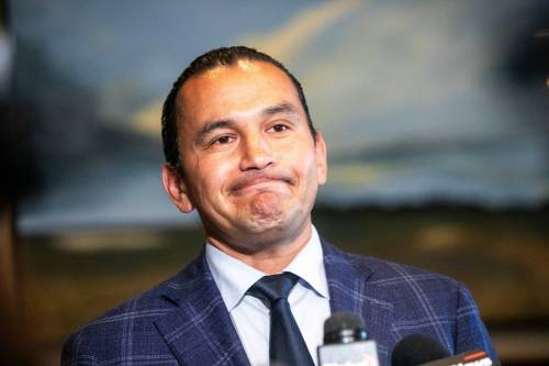 MIKAELA MACKENZIE / FREE PRESS
                                Premier Wab Kinew defends the NDP caucus&rsquo; decision to oust MLA Mark Wasyliw at the Manitoba Legislative Building on Tuesday.