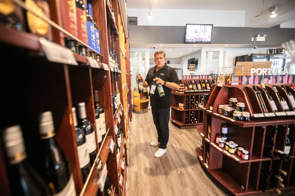 MIKAELA MACKENZIE / FREE PRESS
Controlled entrances aren't an option for the small business, co-owner Scott Holden said.