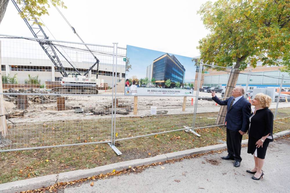 MIKE DEAL / FREE PRESS
Gerald and Reesa Niznick at the site of the U of M dental clinic/education centre under construction in Winnipeg that will bear their names.