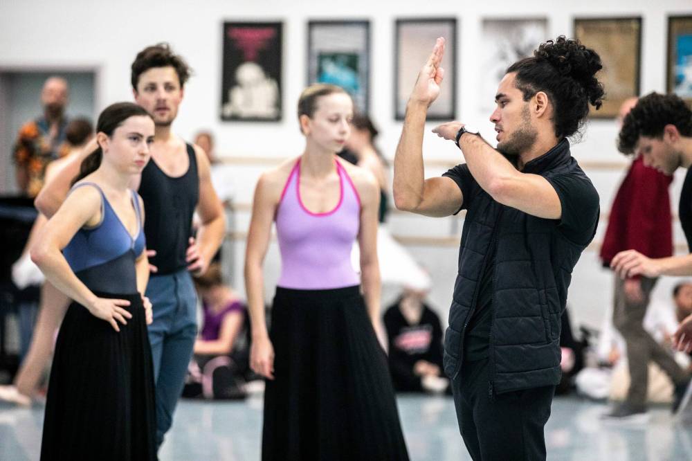 MIKAELA MACKENZIE / FREE PRESS
Royal Winnipeg Ballet dancers rehearse for a piece that will premiere at New York’s Fall for Dance Festival next week.