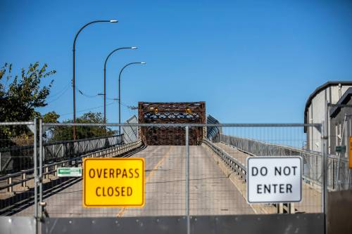 MIKAELA MACKENZIE / FREE PRESS
                                Some city councillors recently heard preliminary options to repair the shuttered Arlington Street Bridge, though a long-awaited final report still hasn&rsquo;t been released.