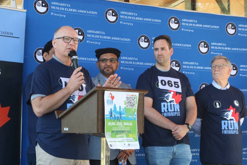 NICOLE BUFFIE / FREE PRESS Mayor Scott Gillingham says he’ll be phoning leaders of the Grand Mosque to discuss the concerning phone calls.