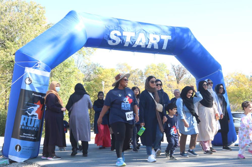 NICOLE BUFFIE / FREE PRESS
The concerning phone calls came on the heels of the third-annual fundraising run organized by the Ahmadiyya Muslim Elders Association. The run collects funds for the Children’s Hospital Foundation of Manitoba and the Manitoba Association of Women’s Shelters.