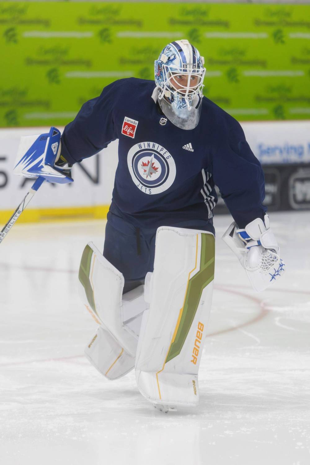 MIKE DEAL / FREE PRESS FILES
Goaltender Domenic DiVincentiis (50) was one of five players cut from the Jets training camp on Sunday morning. He’ll report to the Manitoba Moose.