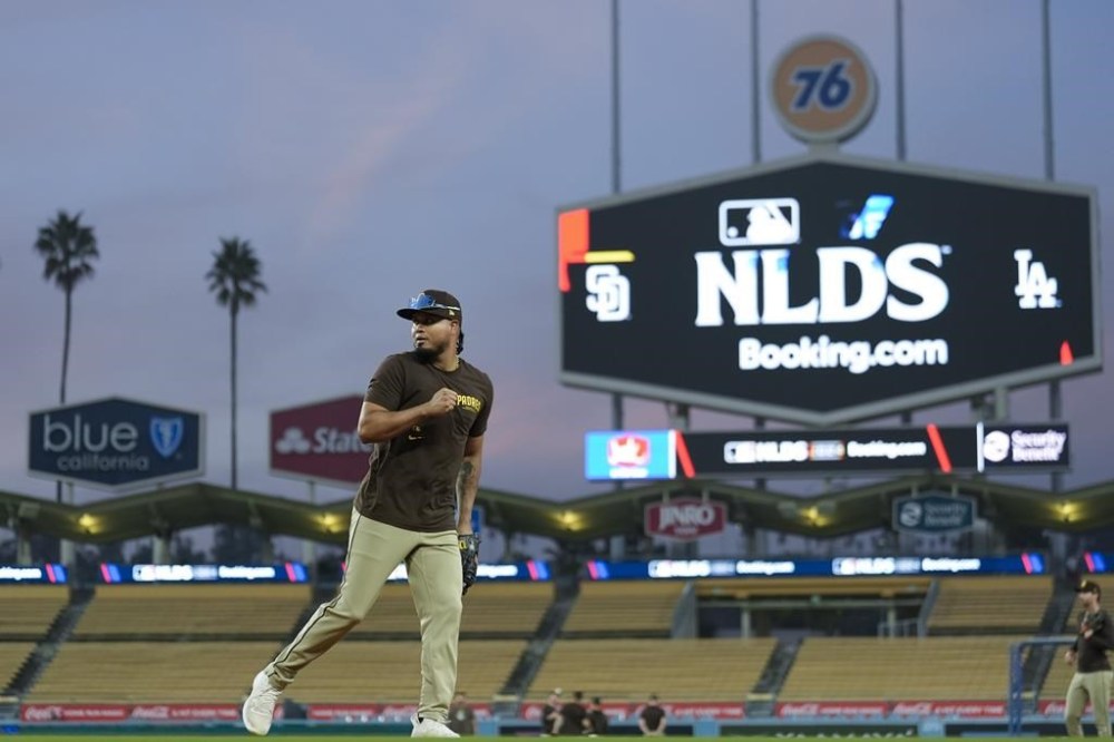 San Diego Padres' Luis Arraez practices ahead of Game 5 of a baseball NL Division Series against the Los Angeles Dodgers, Thursday, Oct. 10, 2024, in Los Angeles. (AP Photo/Ashley Landis)