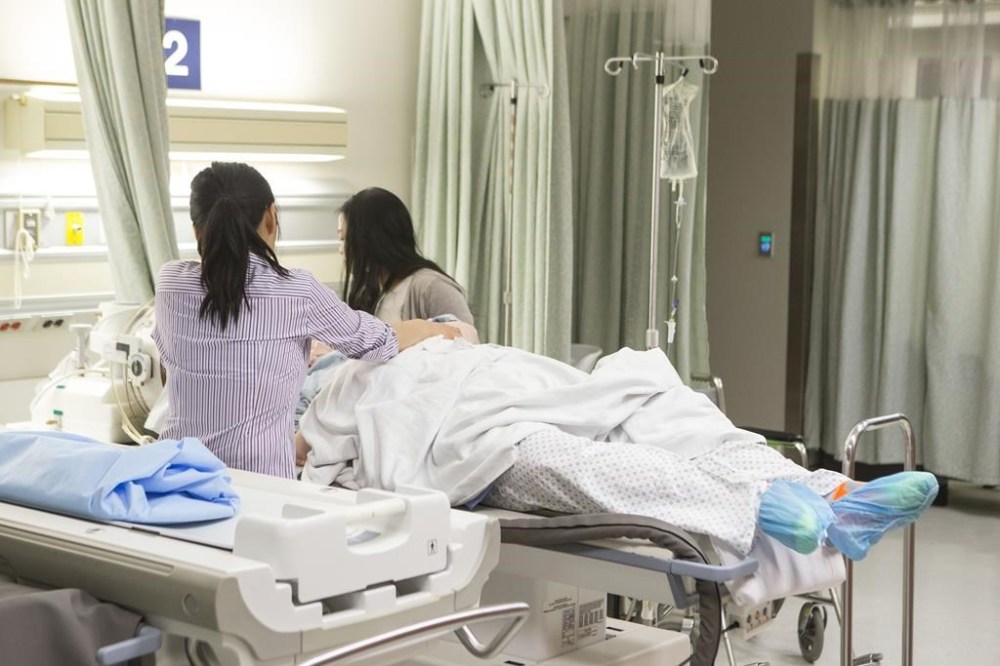 Manitoba healthcare support workers to get 27 per cent raise under new
