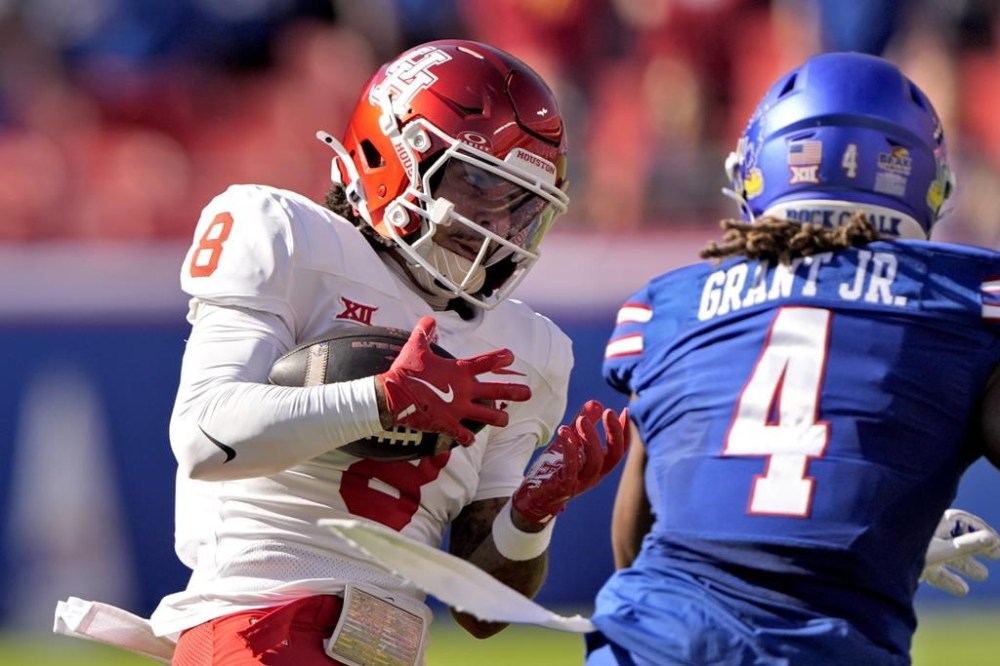 Jalon Daniels, Cobee Bryant lead Kansas past Houston 4214 for first Big 12 victory Winnipeg