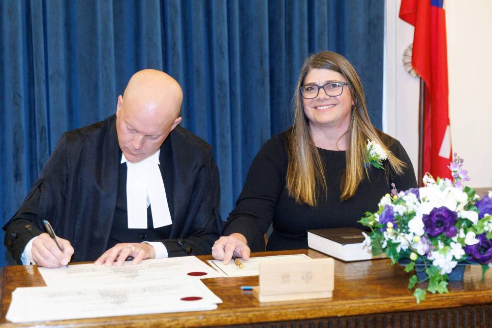 MIKE DEAL / FREE PRESS FILES
Morden-Winkler MLA Carrie Hiebert, seen here during her swearing-in ceremony at the legislature last fall, is adding Families to her critic role in the PC’s shadow cabinet.