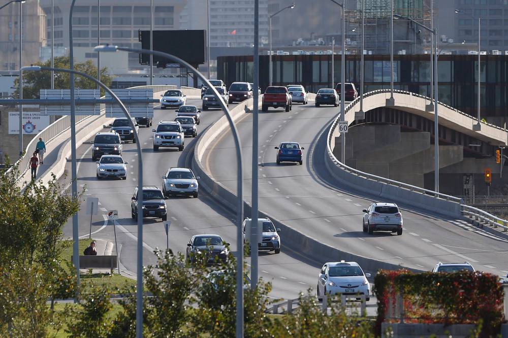 Columnist Dan Lett writes that all the trend lines point to a near-term future where, despite our status as a medium-sized city, we will have traffic congestion worthy of much larger places. (John Woods / Free Press files)
