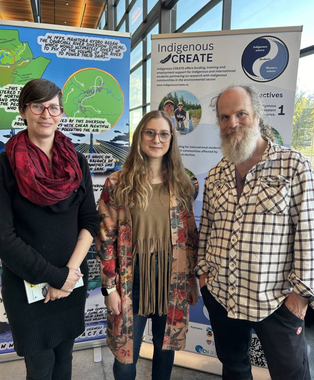 MARTIN CASH / FREE PRESS
Ashley Wolfe (from left), a recent graduate; Becky Filopoulos, co-ordinator at the Environmental Conservation Lab at the University of Manitoba; and Stéphane McLachlan, professor and co-ordinator of the Environmental Conservation Lab at Tuesday’s U of M presentation.
