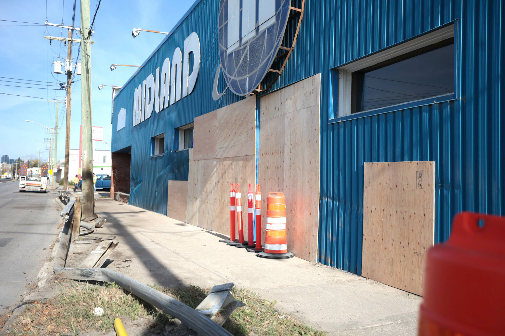 Spectacular highspeed crash renews safety concerns on stretch of St