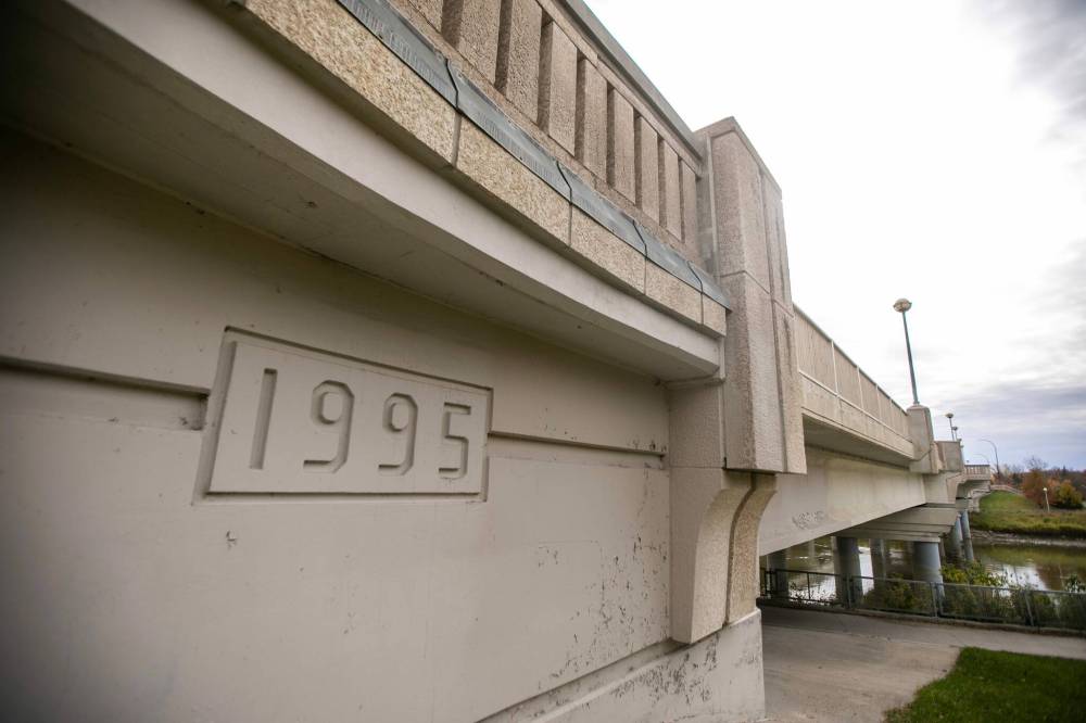MIKAELA MACKENZIE / FREE PRESS
                                George Fraser, a former city councillor who lobbied for the Charleswood Bridge project in the 1990s, said the bridge’s success indicates governments should consider P3s.