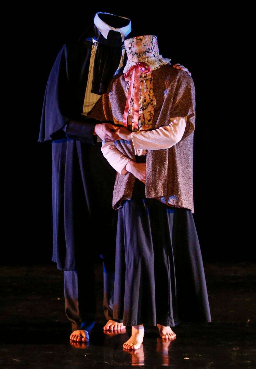 JOHN WOODS / FREE PRESS
                                Aileen Holzritcher and Thomas Oberlin perform in a new unnamed work by Jolene Bailie.