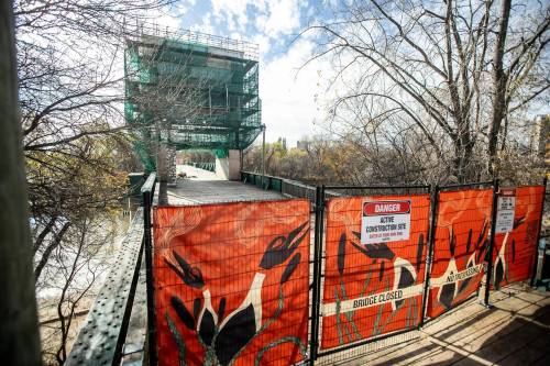 MIKAELA MACKENZIE / FREE PRESS
                                An active transportation bridge continues to stay closed (after engineering reports revealed necessary updates are in the $10 million range and will be quite time consuming) at The Forks on Thursday, Oct. 24, 2024. For Nicole story. Winnipeg Free Press 2024