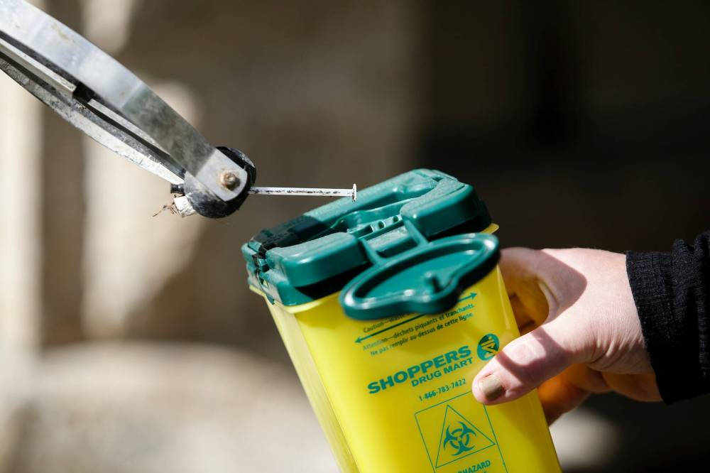 JOHN WOODS / FREE PRESS FILES
A new municipal report costs out options to increase used-needle cleanup at 36 Winnipeg parks.
