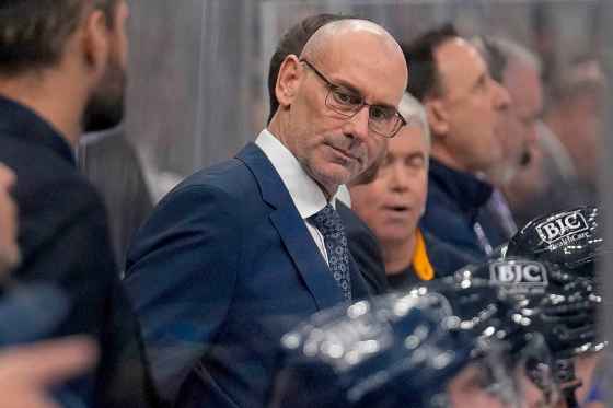 St. Louis Blues head coach Drew Bannister (Jeff Roberson/Associated Press files)