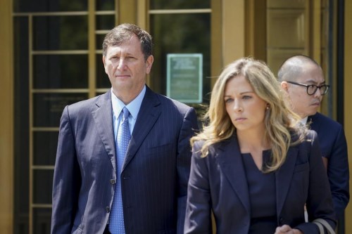 FILE - Alexander Mashinsky, founder and former chief executive of the failed cryptocurrency lending platform Celsius Network, leaves Manhattan federal court with his legal team, July 25, 2023, in New York. (AP Photo/John Minchillo, File)