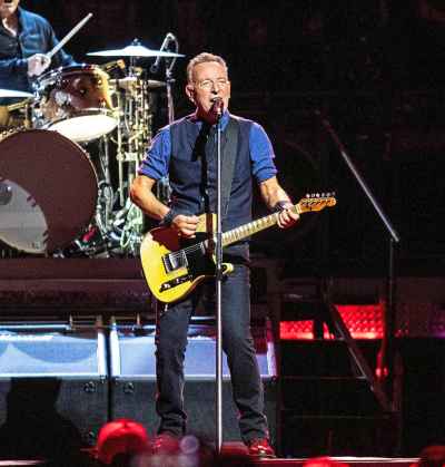 MIKAELA MACKENZIE / FREE PRESS
	
Bruce Springsteen performs at the Canada Life Centre in Winnipeg on Wednesday, Nov. 13, 2024.

Winnipeg Free Press 2024