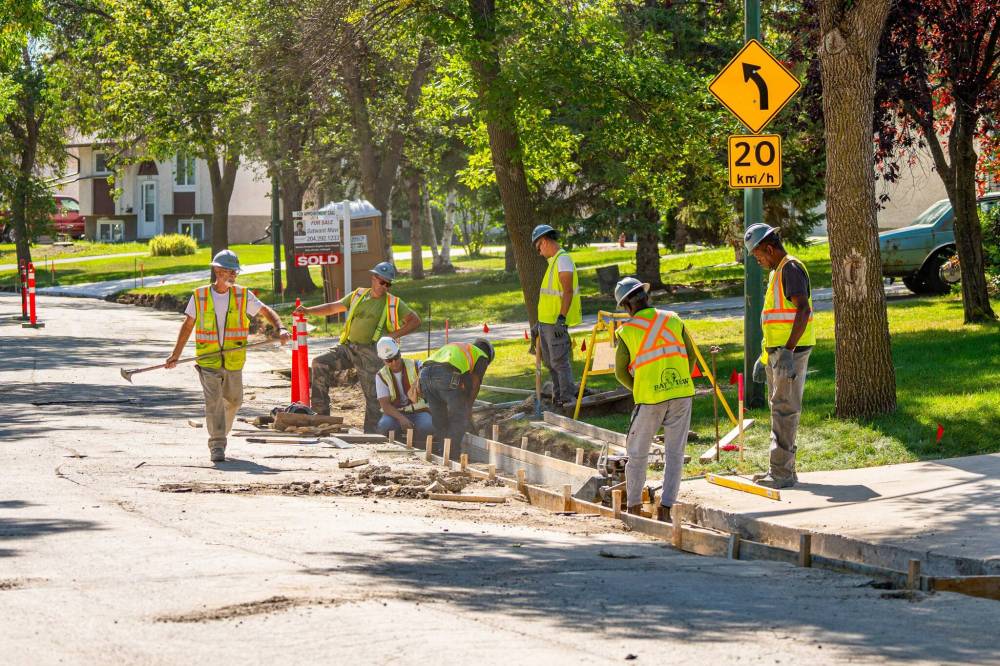 NIC ADAM / FREE PRESS
                                Construction continues along Augusta Drive on Aug. 26.