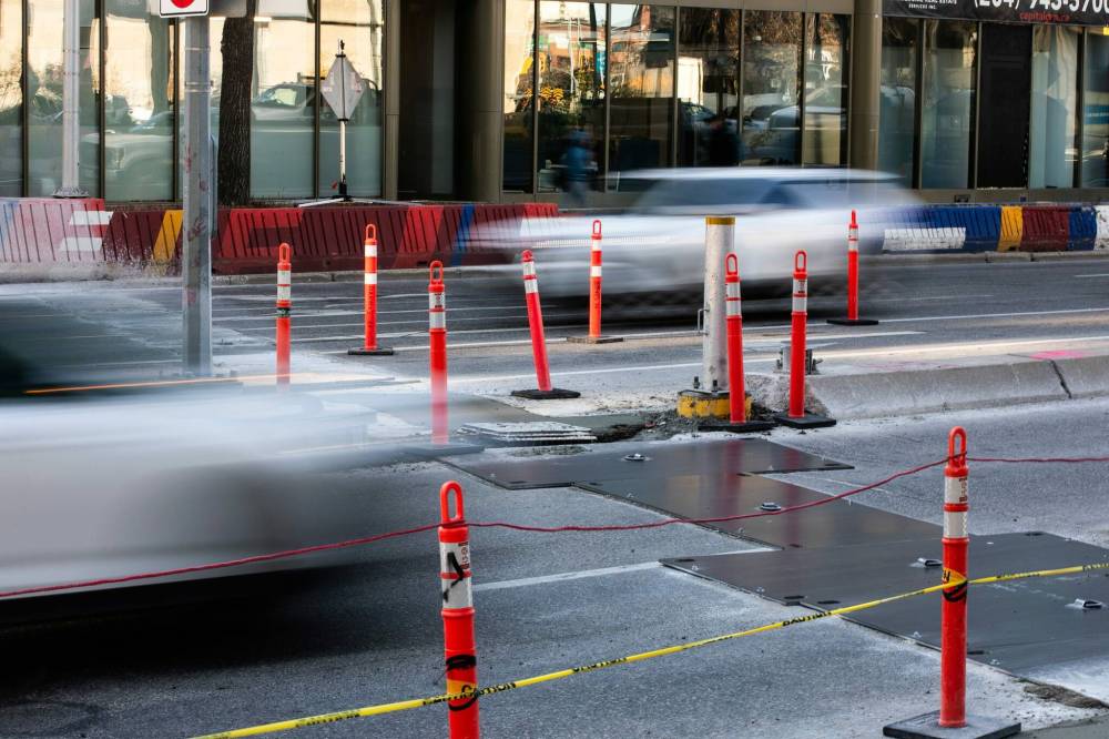 MIKAELA MACKENZIE / FREE PRESS 
                                Reopening Portage and Main to pedestrians has proven divisive for years.