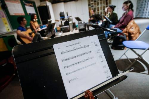 JOHN WOODS / FREE PRESS
                                Members of the Chai Folk Ensemble rehearse for the group&rsquo;s 60th anniversary show.
