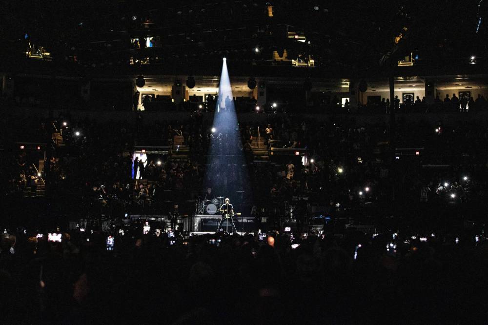MIKAELA MACKENZIE / FREE PRESS
                                Bruce Springsteen performs at the Canada Life Centre on Wednesday.