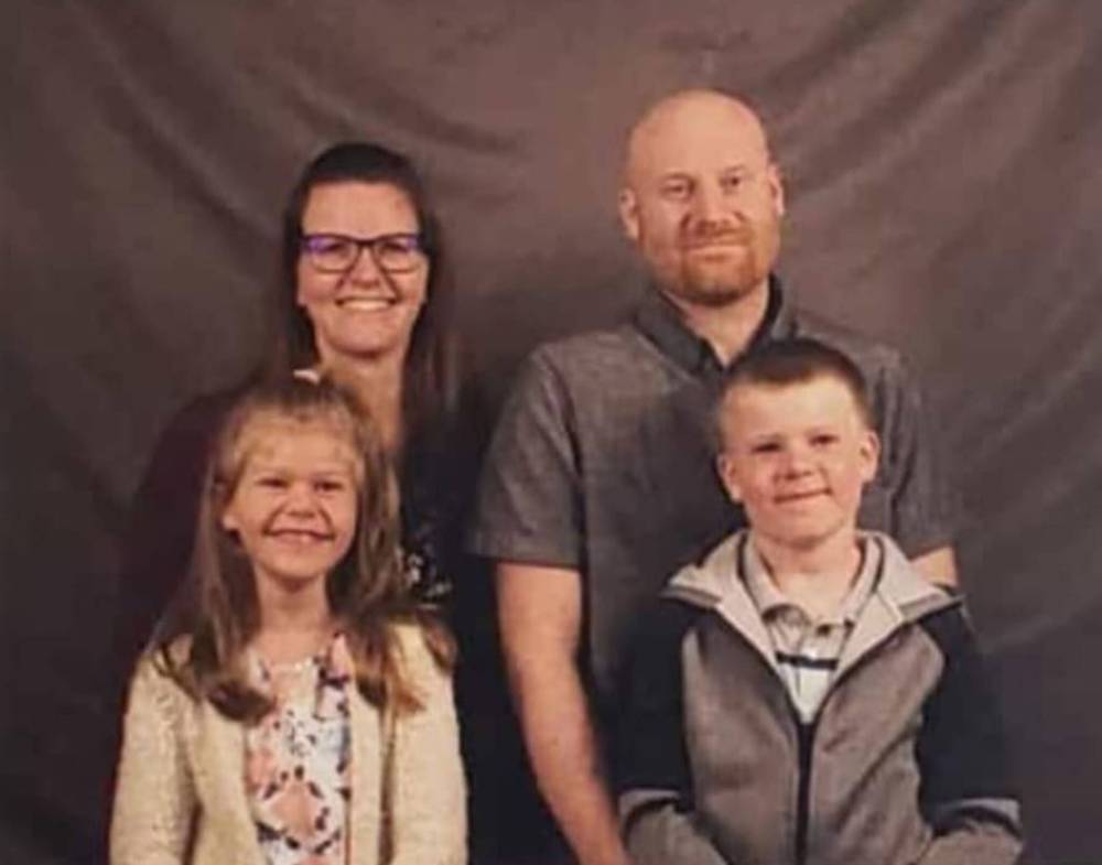 The mother of two leaves behind a 10-year-old son and her husband Peter Unger. (GOFUNDME)
