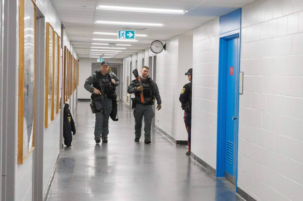 The U of M issued a lockdown notice at about 8:15 a.m. in response to reports of a man armed with a knife. The WPS major crimes unit is investigating. (Mike Deal / Free Press)