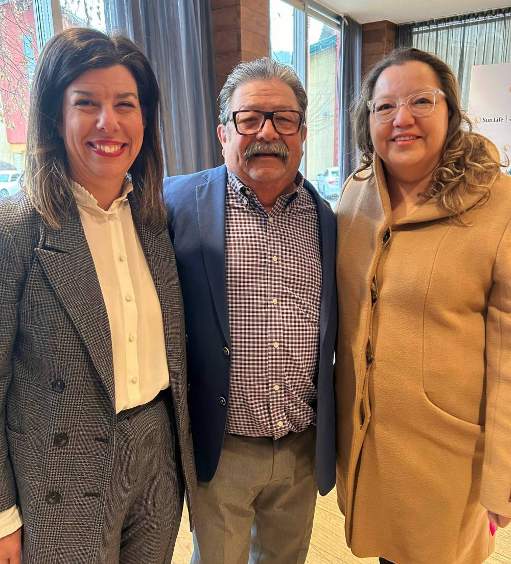 MARTIN CASH / FREE PRESS
Marie-Chantal Côté (from left), senior vice-president, group benefits, Sun Life; Alan Park, CEO of TWCC; and Cindy Woodhouse Nepinak, national chief of Assembly of First Nations.
