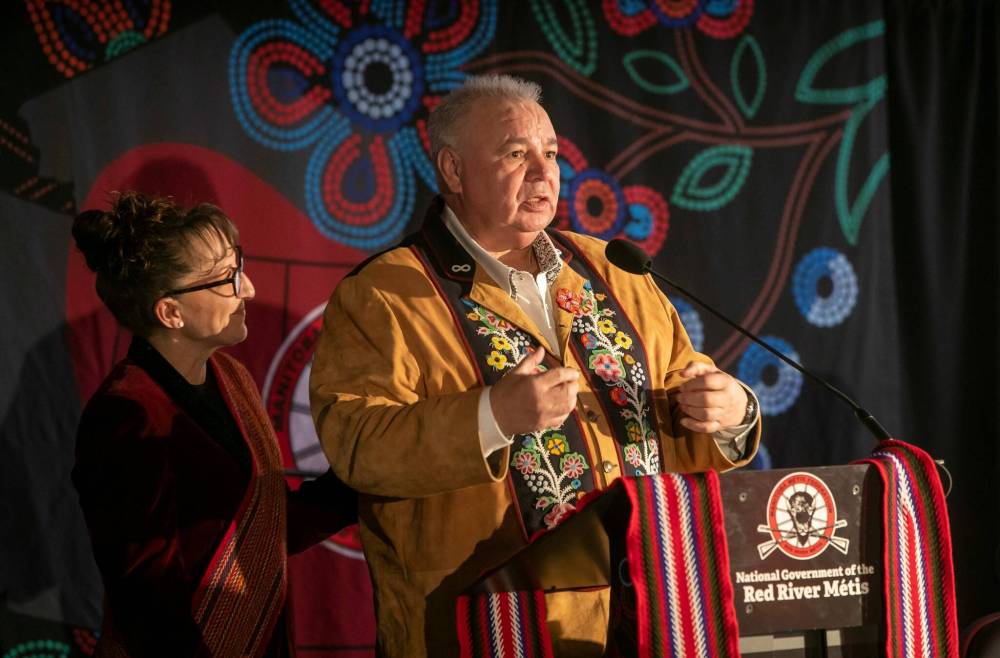 BROOK JONES/FREE PRESS
Manitoba Métis Federation President David Chartrand speaks to gathered attendees before the signing of the treaty Saturday, while his wife Gloria Chartrand looks on.