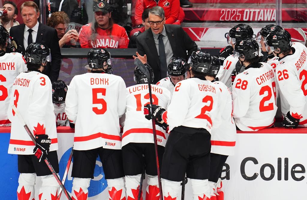 Latvia defeats United States 4-2 at ice hockey world championship