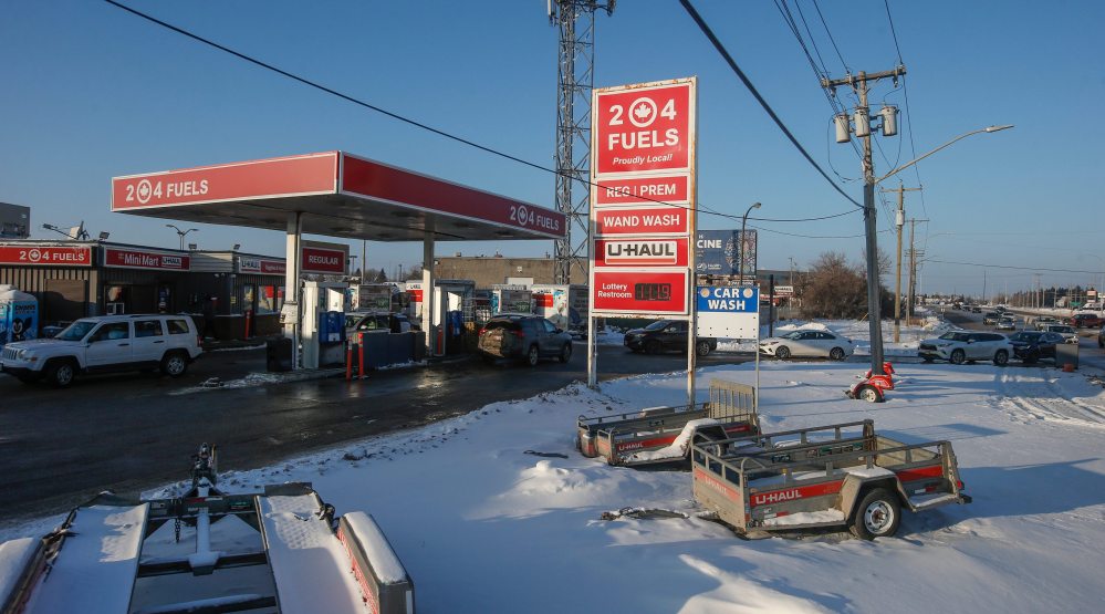 JOHN WOODS / FREE PRESS
The 12.5 per cent gas tax is returning Jan. 1.