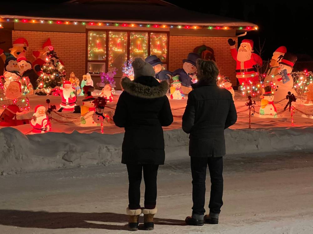 Supplied
Actors Lisa Bell (left) and Terry Ray arrive at Doug’s decked-out house in Winnipeg.