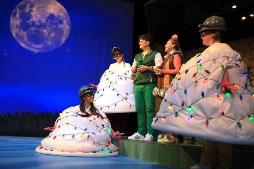 RUTH BONNEVILLE / FREE PRESS
                                 A Year With Frog and Toad tracks the characters&rsquo; friendship from its springtime awakening to its wintry rest.