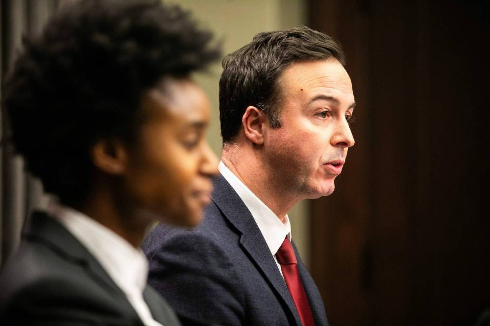 MIKAELA MACKENZIE / FREE PRESS
Health minister Uzoma Asagwara (left) and finance minister Adrien Sala provided a provincial fiscal update on Monday.