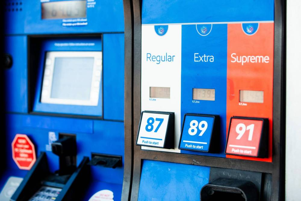 MIKAELA MACKENZIE / FREE PRESS FILES
If Premier Wab Kinew does the fiscally smart thing, he will start to charge the full gas tax as of Jan. 1, Dan Lett writes.