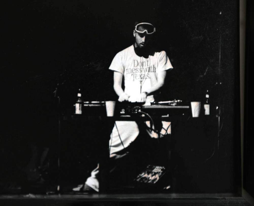 Tyler Sneesby Photo
                                DJ Hunnicutt performing in 1996