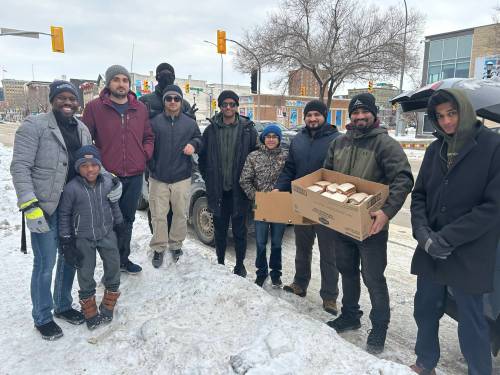 NICOLE BUFFIE / FREE PRESS
                                The youth group, which has some 50 members, says to give back is to follow their Muslim faith, which teaches charity and service to one&rsquo;s community.