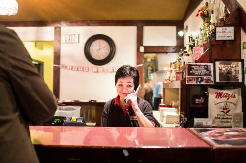 MIKAELA MACKENZIE / FREE PRESS FILES
                                Owner Shirley Eng at Mitzi&rsquo;s Chicken Finger Restaurant in 2018. It closed in April after 46 years of operation.