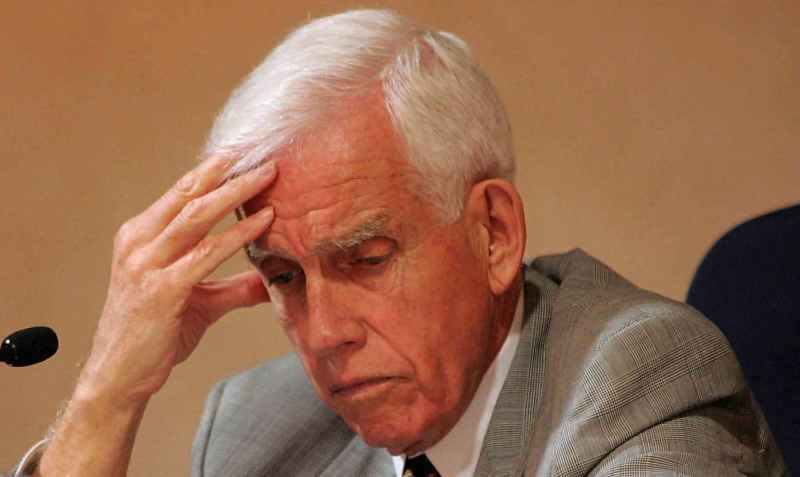 WAYNE GLOWACKI/FREE PRESS FILES Former Crown George Dangerfield is questioned at the Driskell Inquiry in 2006.