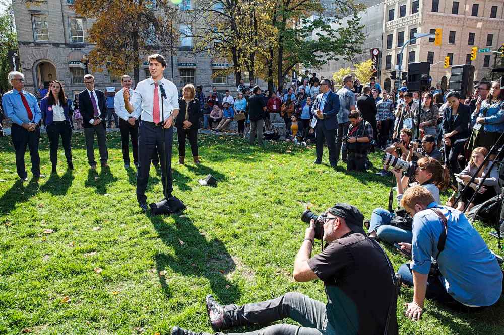 Trudeau talks to a crowd in Old Market Square in September 2019 about 2001 photos that were unearthed of him in brownface. (Mike Deal / Free Press files)