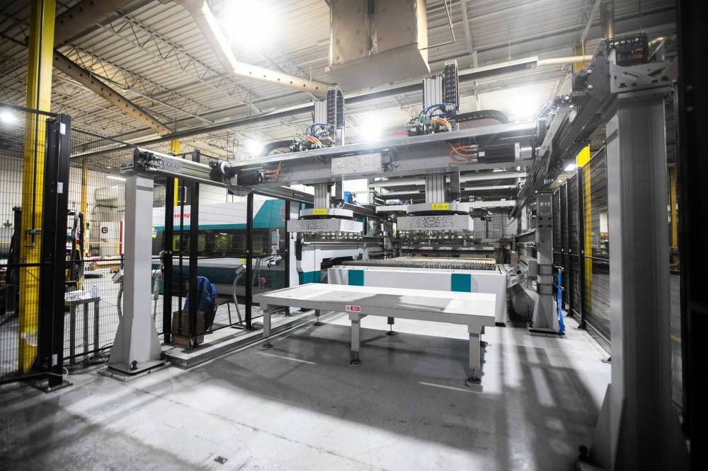 MIKAELA MACKENZIE / FREE PRESS
The new Salvagnini CNC fibre laser machine at SCT Welding. Kulathungam was a regular visitor to the shop floor,