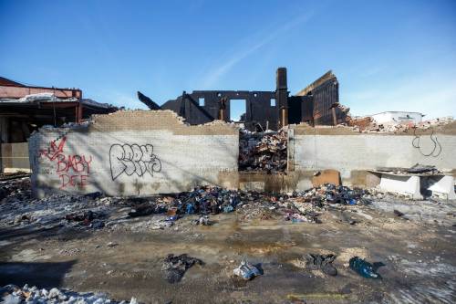 MIKE DEAL / WINNIPEG FREE PRESS
                                The fire was so large at Surplus Direct it required a response from roughly 30 per cent of the 167 WFPS members who were on duty at the time.