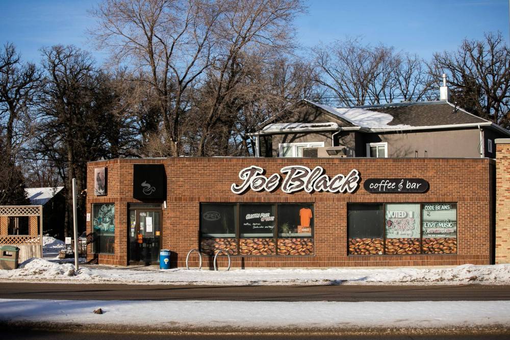 MIKAELA MACKENZIE / FREE PRESS FILES
Joe Black Coffee & Bar on Portage Avenue was posted for sale online Tuesday for $199,900. The listing was removed Wednesday.